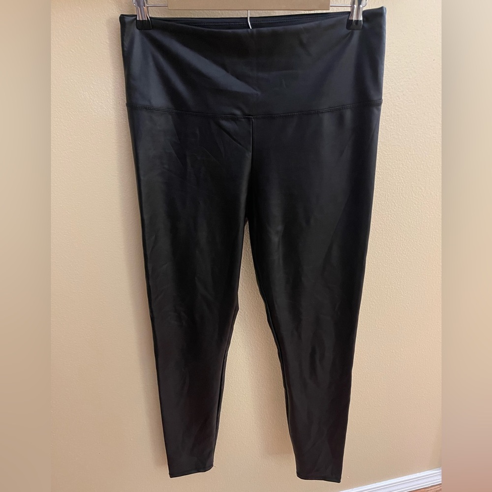 Viv collection black faux leather leggings size large